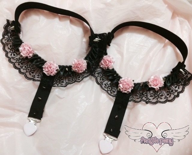 fragilepony:  A lovely garter set I made for one of my lovely customers &lt;3