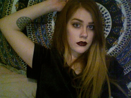 sugardaddywanted:  i look real good rn but this lighting sucks forgive me   So cute