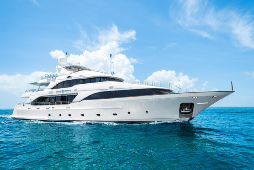 Benetti’s M/Y CATCHING MOMENTS Is a 120’ Italian BeautyBuilt in Italy, M/Y CATCHING MOME