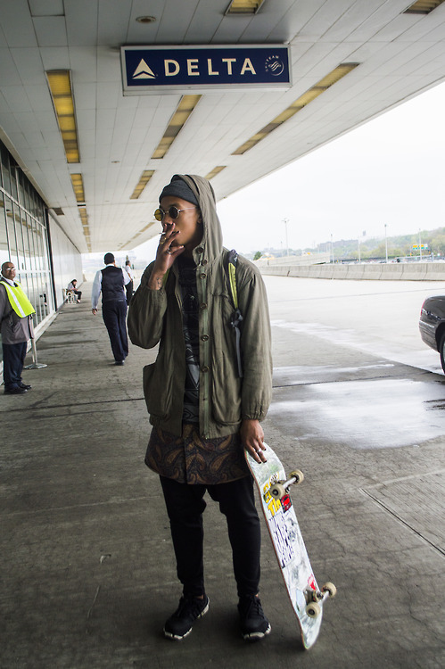 idntfckngcare:  blvcktrillogy:   HIGH STREET FASHION HERE   Skate and Urban blog!
