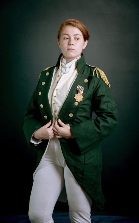 ironvoan:Professional photos of our Jane Roland cosplay!Featuring Sharone braiding the admiral&rsquo