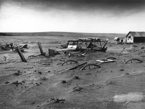 Dust storm, south Dallas - 1936 Nudes &