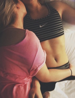 Lesbians-Run-The-World:  Download Her: The Lesbian Social App Here 👭