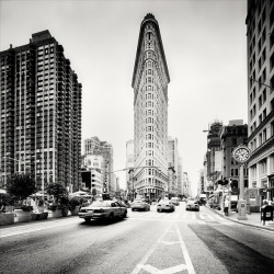 fabforgottennobility:  Flatiron Building by xMEGALOPOLISx 