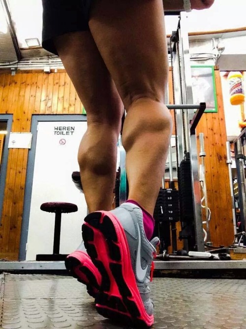 Porn Pics gym calves