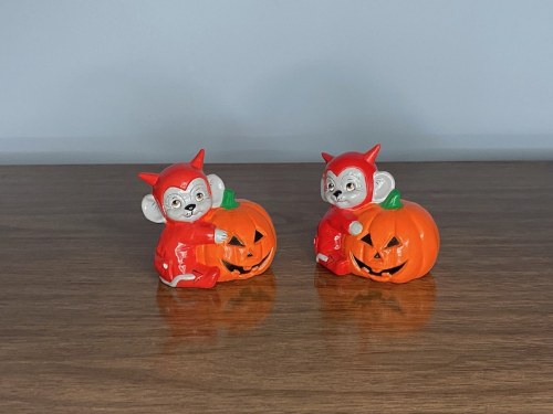 figdays:    Vintage Halloween Devil Mice Figurines // RetroHomeSupply