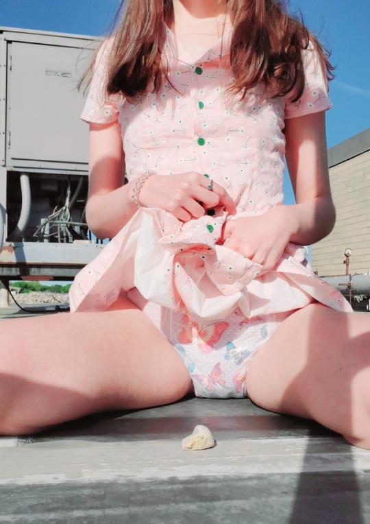 rosieeyed:  rooftop baby 