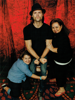 dimpleforyourthoughts:  itsjustjensen:  Cici &amp; Amy - “Hi Jared, we’re going to objectify you, take off the shirt!!!”  and on that note, his thighs are solid tendons and muscle that I felt shift against my cheek as he crouched down thank you