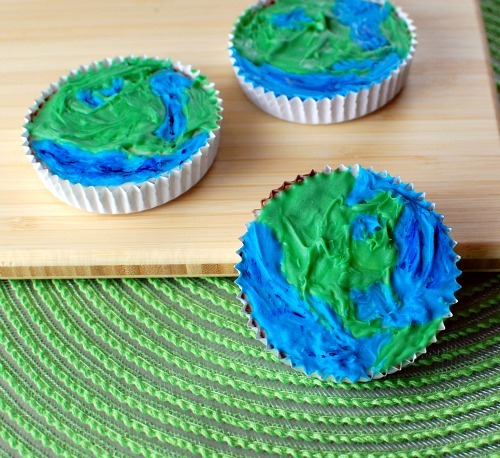 veganfoody:  Happy Earth Day :) Earth Day Chocolate Peanut Butter Cups   These freaking