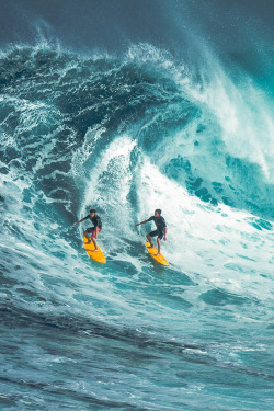 plasmatics-life:  Ocean Waves &amp; Surfing ~ By S e n s o r p i x e l