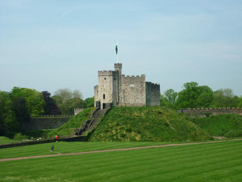 The Keep at Cardiff Castle, May 2016William the Conqueror’s oldest son, Robert Curthose, spent the l