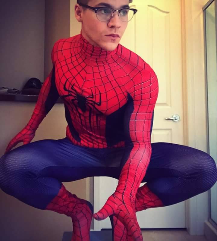 lovingmalecosplay:  For my first post one of my favorite cosplayer’s Michael Hamm