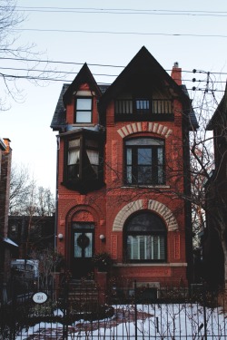 eloutre:  January 13, 2015  Cabbagetown, Toronto  love cute houses in the city so much!!  