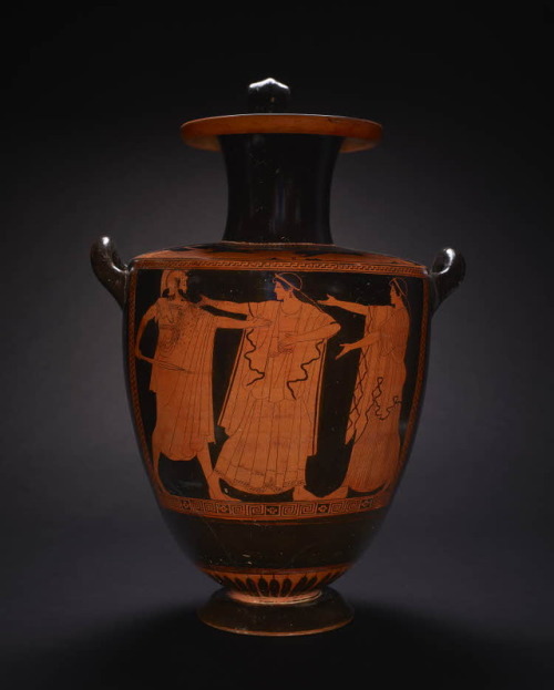 didoofcarthage: Red-figure hydria with Menelaus pursuing Helen (top) and symposium scene (