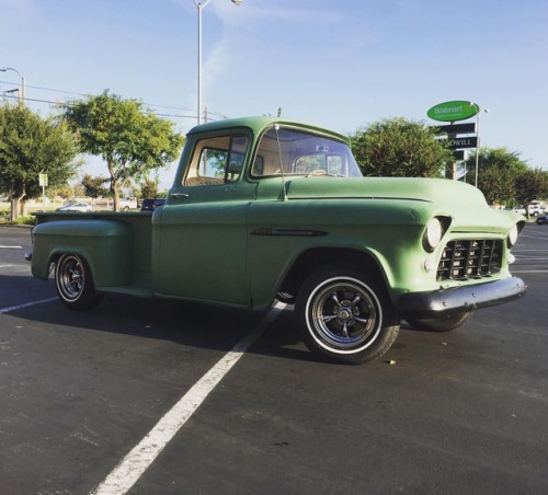 So this finally happened today. Fuck yeah. #5spokes #4wheeldisc #55chevy #55chevytruck #smallwindow 