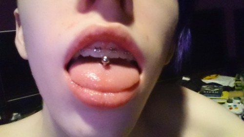 thatboredteenager: I got a tongue piercing for my 18th birthday!