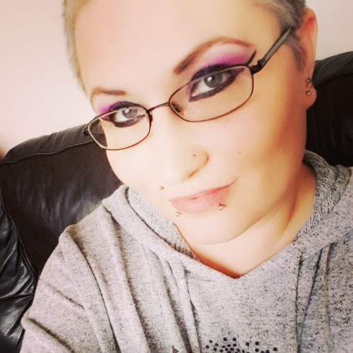 miss-louise-hunter:  Happy New Year Hay all happy New year to you all hope your all are having a great start to the new year I wish I was humph got a cold again and think I might have a hernia or a cyst so need to keep an eye on it to see if it gets worse