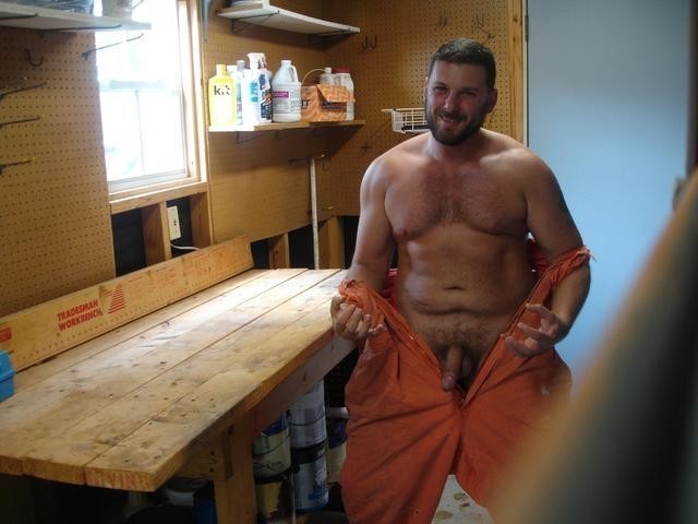 mrbiggest:  I’M GOING TO FUCK YOU ON THIS TABLE 