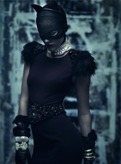 ahabsrevenge: Mask Monday - She Loves Her Pearls