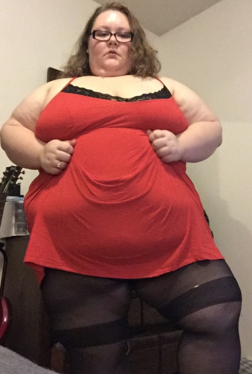 whoop1444: bigxgirlsxlovexsex: Panty hose…and oldie, but goodie  So hot