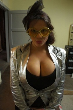 boobiegreed:  Don’t mind that the jacket is a few sizes too small