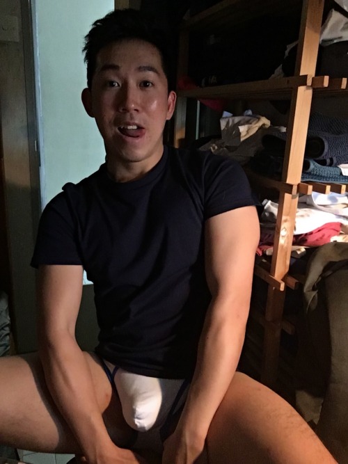 sgsilverleo: fuckyeahsgboy: who is that horny boy?! yummy