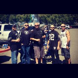 The Pèrez men. L-R David, me, Jorge, Octavio y Osvaldo. #brothers #perezsavagery (at Oakland Alameda Coliseum)