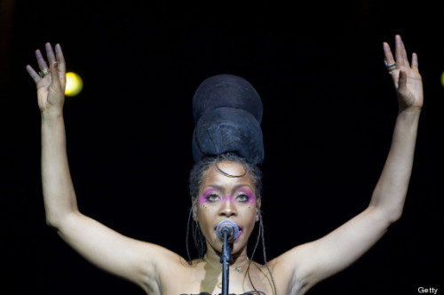 thesearetheaxes:  chizohfro:  smoothzone:  “Erykah Badu’s Do”  Mama.  ma wife is so fine and creative y’all.   