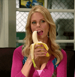 gourmandisespourlesyeux:Cheryl Hines really loves bananas.