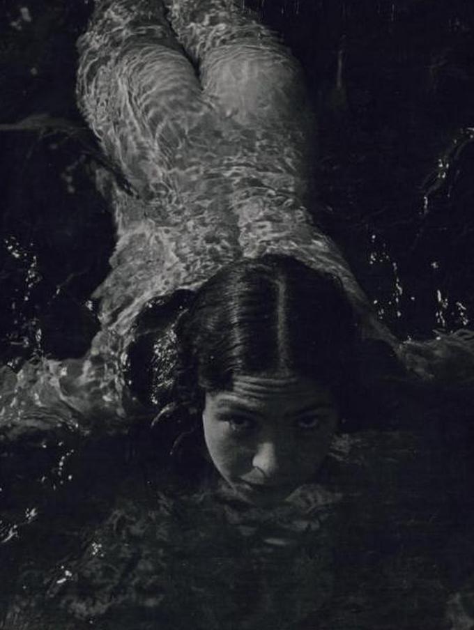 adski-kafeteri2:  André STEINER Lily, Roscoff 1933