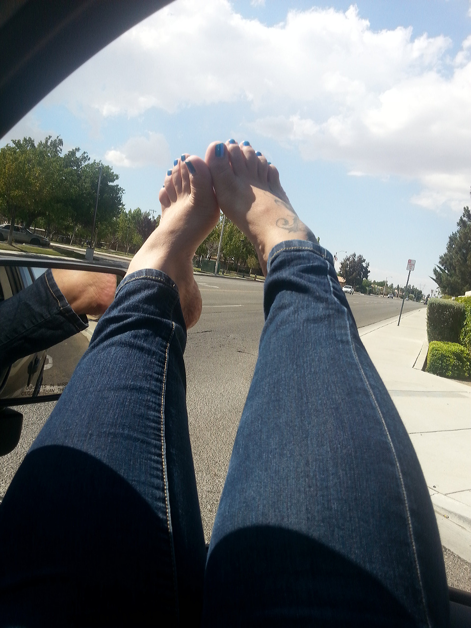 pixie-bitch75:  Took my newly blue pedi’d toes out for a drive… 💜kisses,pixie💜