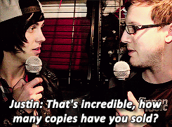 sleepingwithsirens-org:  sleepingwithsirens.org for more