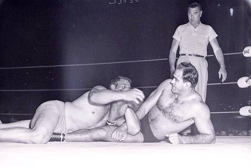 Legendary Lou Thesz hits with his famed ‘Thesz Press’ (top) and applies his famed short-armed scisso