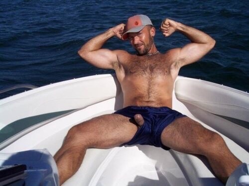 brut-with-beard:  Brüt-with-Beard brut-with-beard.tumblr.com