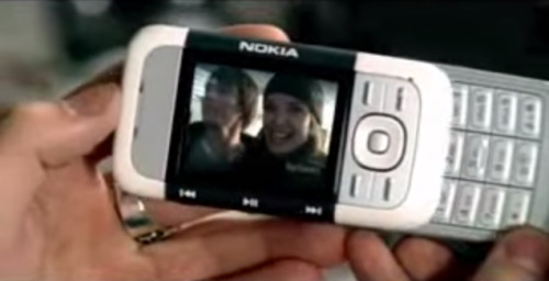 albertojamon:aesthetic: showing off the hottest phones in 2007 pop music videos