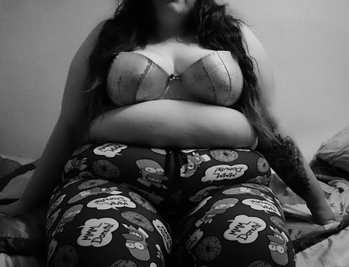 hengmcfly:  misschubbachubb:  Just a few pics 😄 “mmm…donuts!” 😊🍩  Stunning 