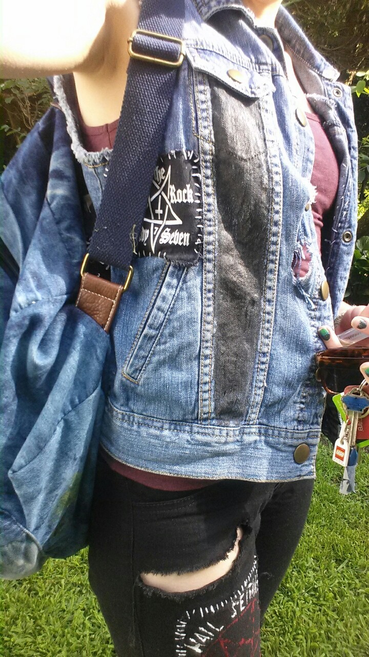 be-brief:  be-brief:  I loooove my vest.  This is so old and I just sold that vest.