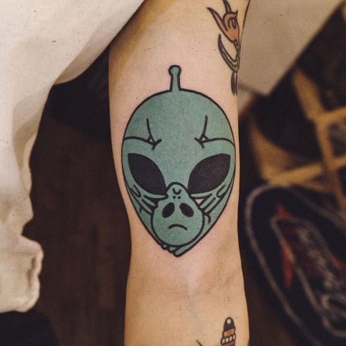freshtattoo:  👽Alien🖖🏼 #doublefacetattoo by woo_tattooer 