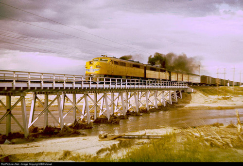 aryburn-trains:PA-1 602 smokes it up as it accelerates across Sand Creek near Sandown Junction, Denv