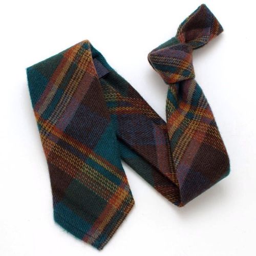 generalknot:Diving head first into fall with our 1970s Carpetbagger Plaid Necktie. (at General Knot)