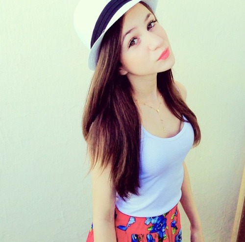  ✩ rosy blog checking out everyone ✩and please check out my Instagram: @Perusuxx 