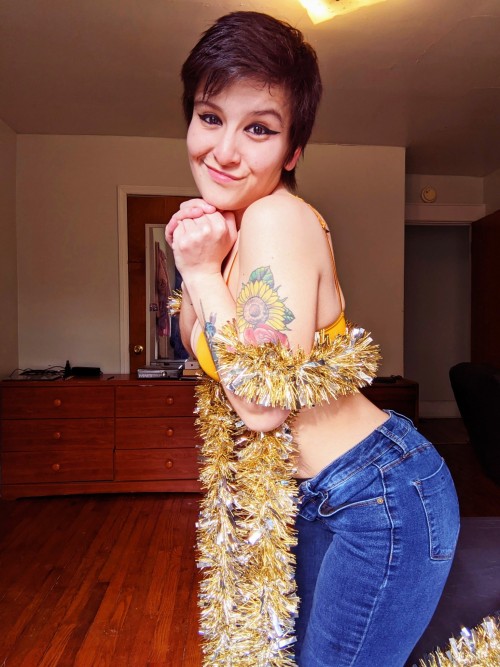 gabbigabriella:How am I supposed to get anything for Christmas when I can’t stop being naughty? ✨😈✨Onlyfans.com/SubPixie ✨ Ŭ.50 til Christmas!