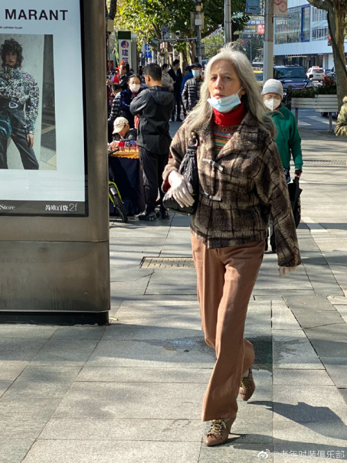 fuckyeahchinesefashion:street fashion of seniors in Shanghai by 老年时装俱乐部