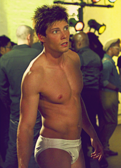 hotfamous-men:  Hunter Parrish