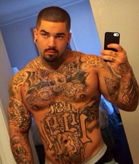 huchibear:  jeffys7:  SWEET FACE…on that TATTED BAD BOu  MEEEEEOOOOOEW!!!!!