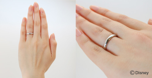 heckyeahdisneymerch:  lilyliqueur:  Enchanted Rose Wedding Bands  Oh, because the roses on the inside aren’t absolutely stunning enough. 