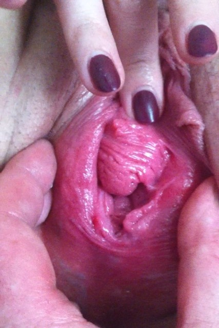 motionsincontinuum:  lick at this, so horny right now.  I’d love to lick that prolapsing pussy meat