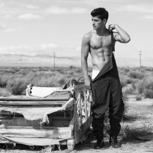 amazingmalenudity:Greg Sulkin