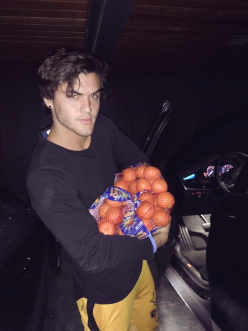 punishmedolans:@EthanDolan: Orange is the new snack. I really struggled to type that Grayson told me