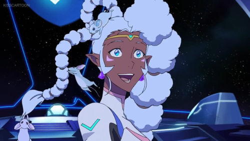 blacklionshiro:One of my favorite things is Allura’s developing friendship with the mice. The 